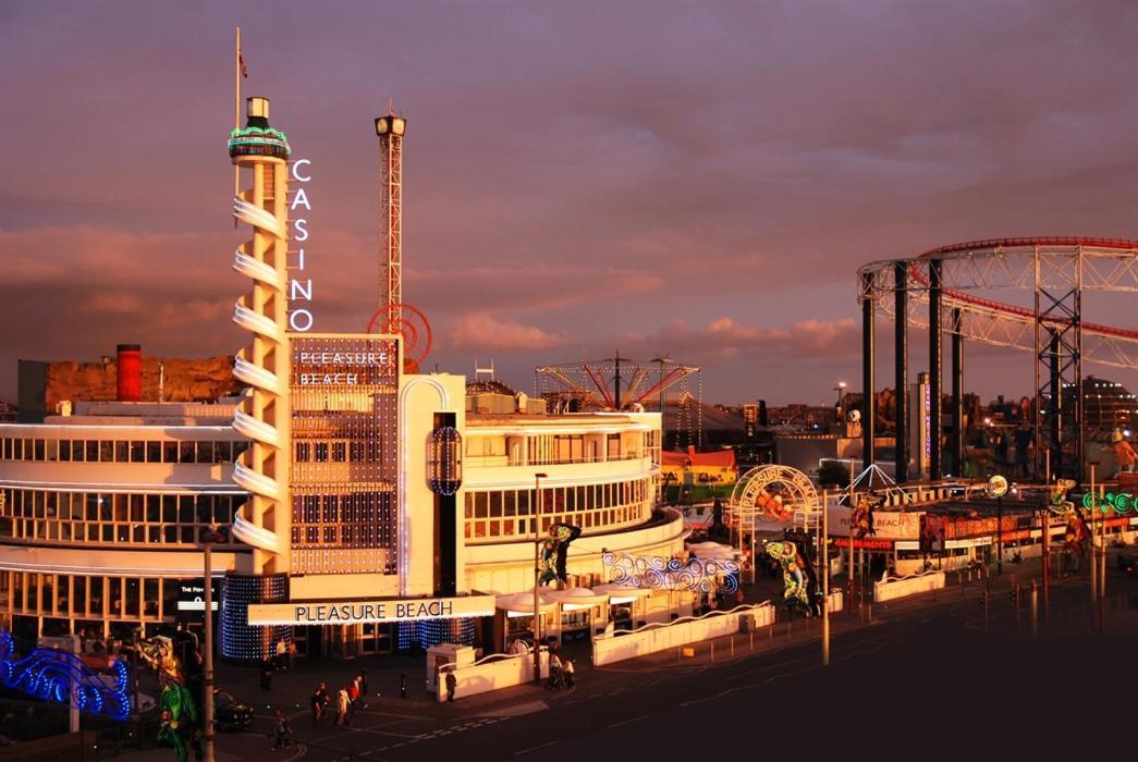 Blackpool Sleepover Apartment 1 Free Parking Sleeps 6 エクステリア 写真