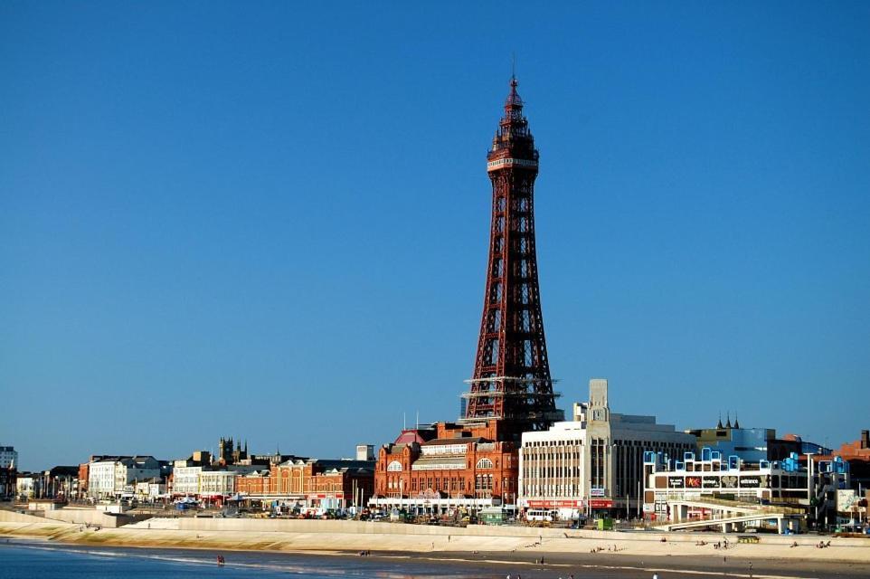 Blackpool Sleepover Apartment 1 Free Parking Sleeps 6 エクステリア 写真